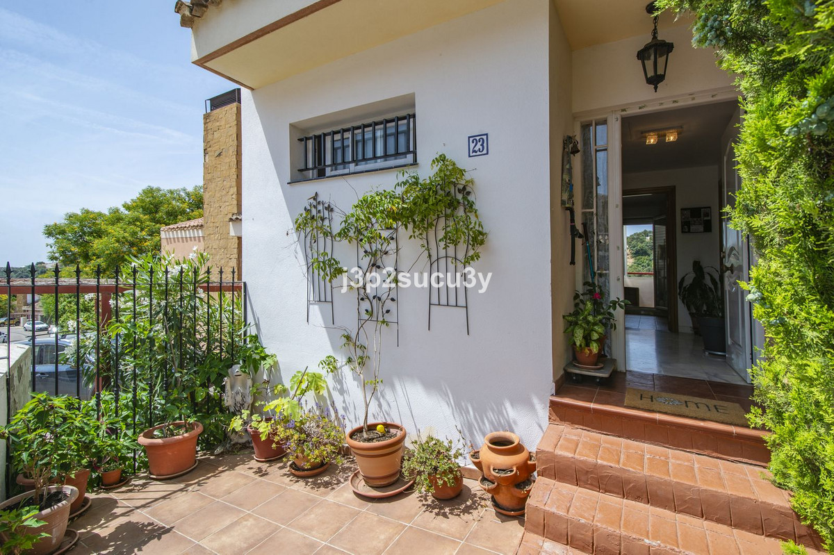 3 Bedroom Villa for Sale in Estepona — 4