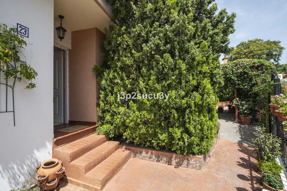 3 Bedroom Villa for Sale in Estepona — 5