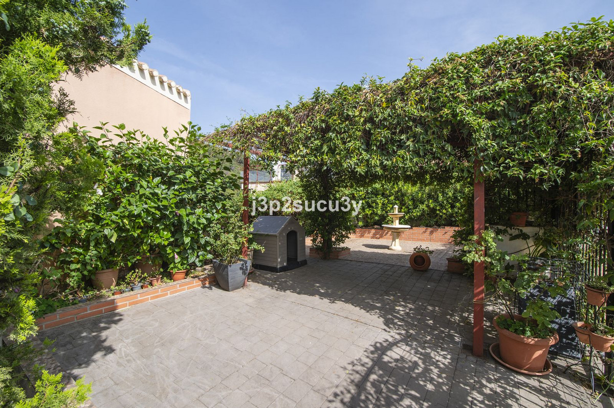 3 Bedroom Villa for Sale in Estepona — 6
