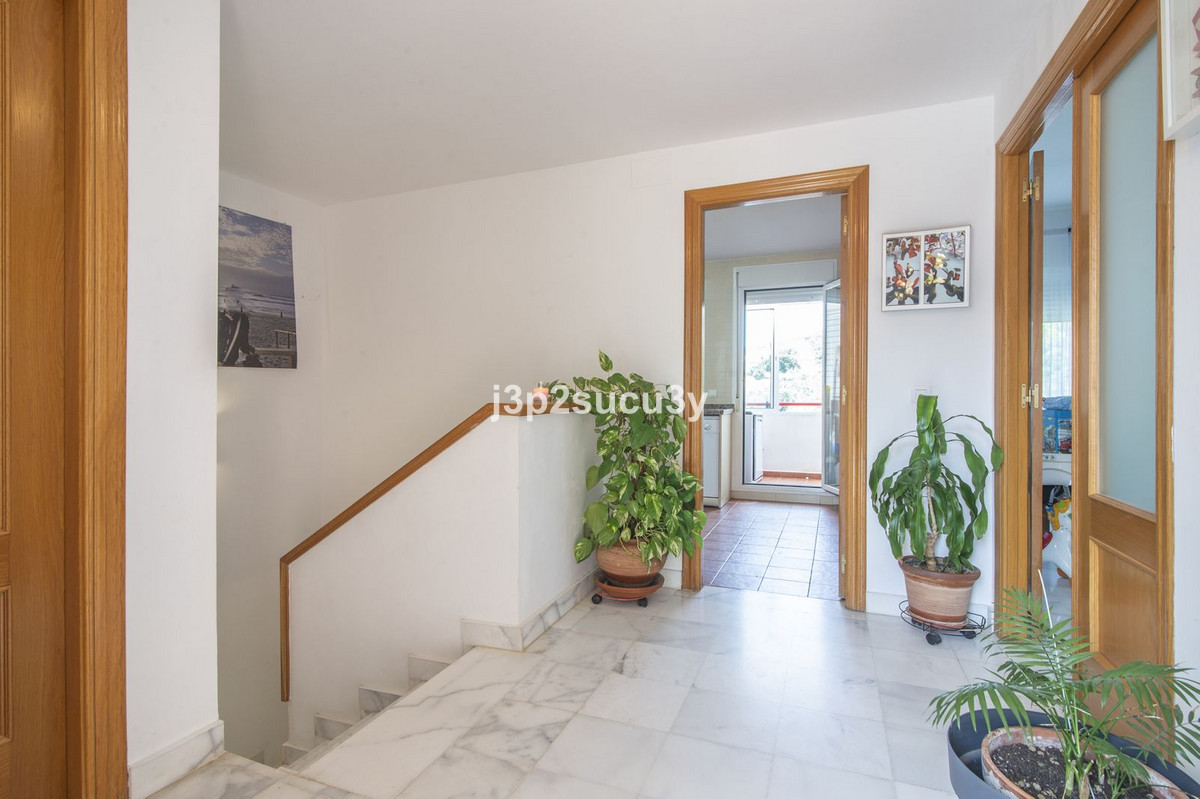 3 Bedroom Villa for Sale in Estepona — 8