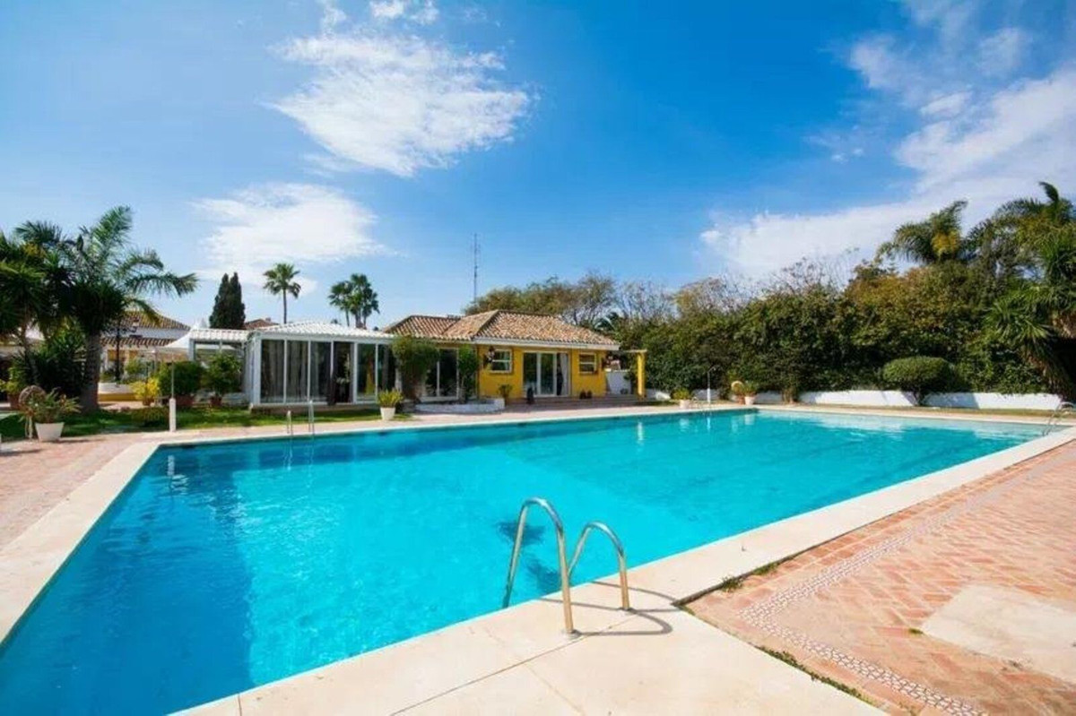 3 Bedroom Villa for Sale in Guadalmina Baja