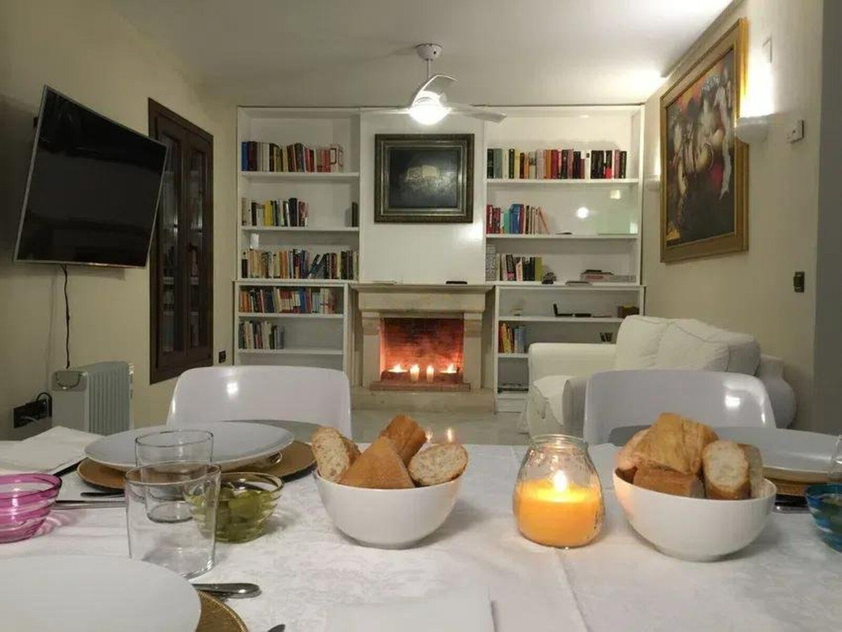 3 Bedroom Villa for Sale in Guadalmina Baja — 3