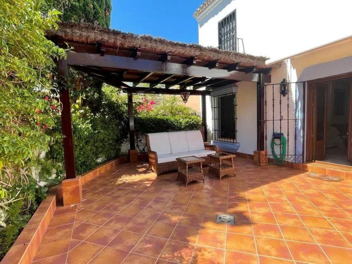 3 Bedroom Villa for Sale in Guadalmina Baja — 7