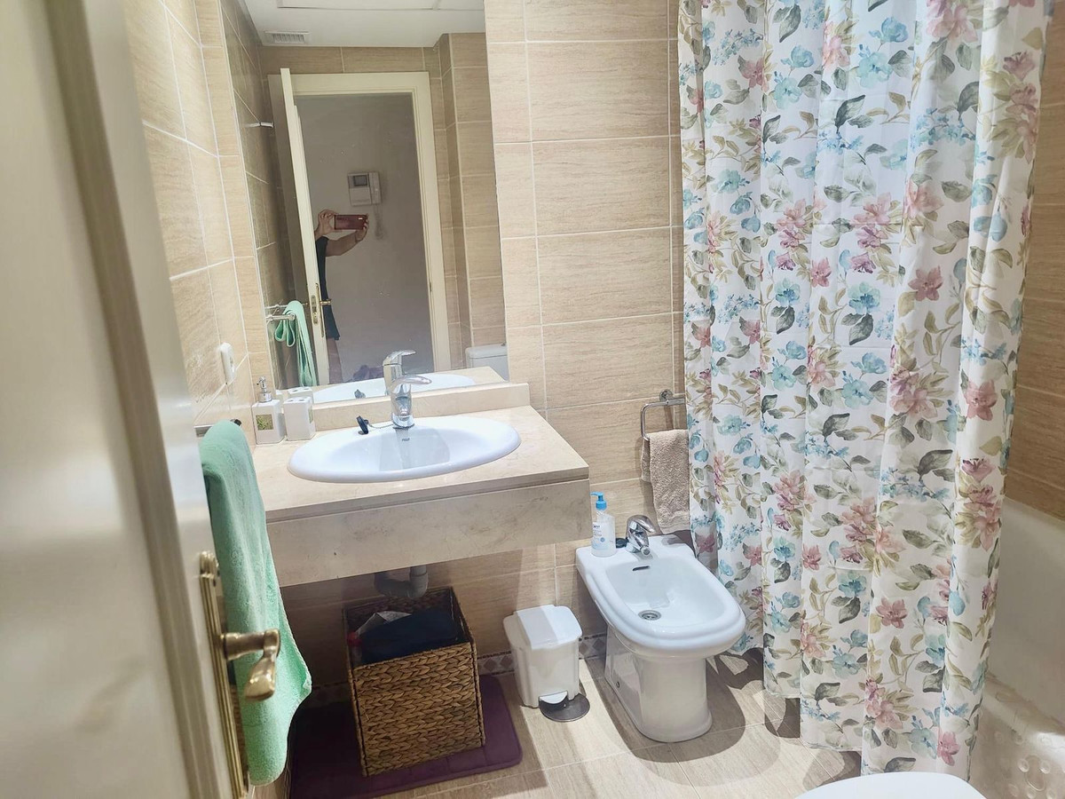 2 Bedroom Apartment for Sale in Marbella — view 10