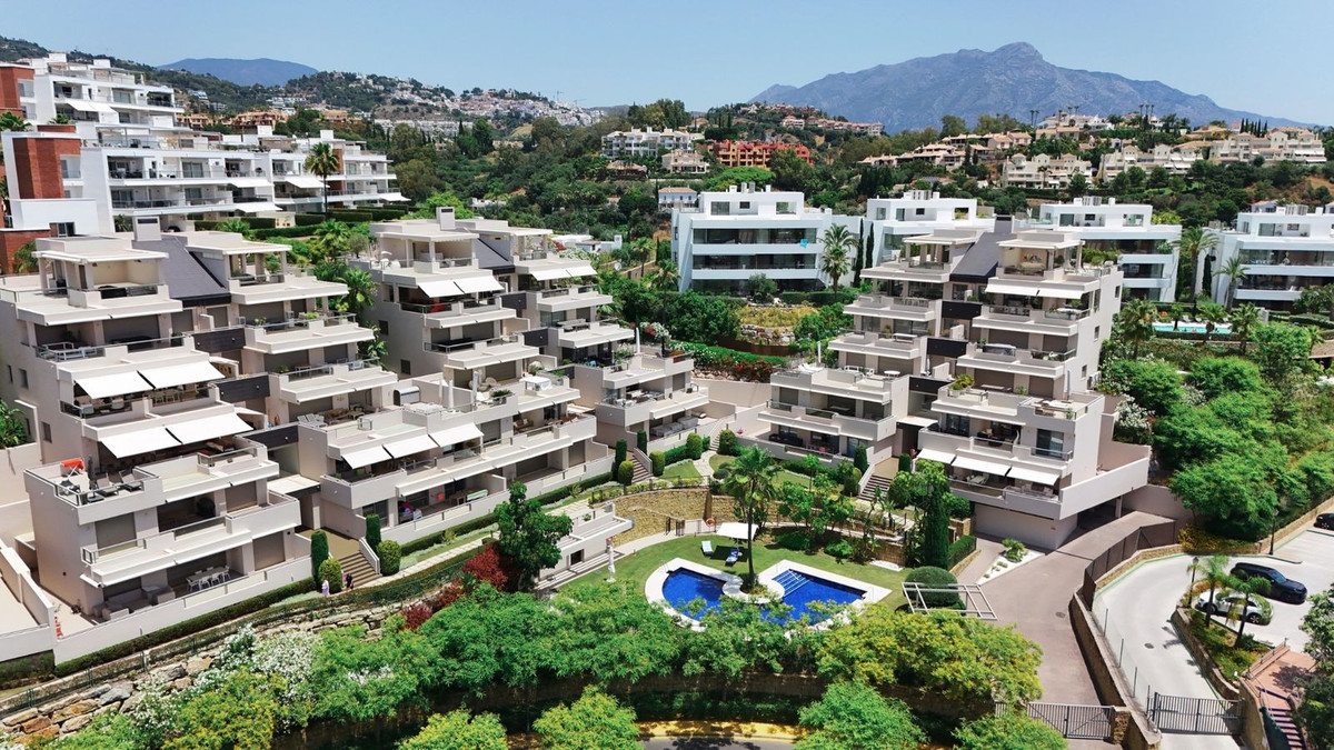 3 Bedroom Apartment for Sale in Benahavís