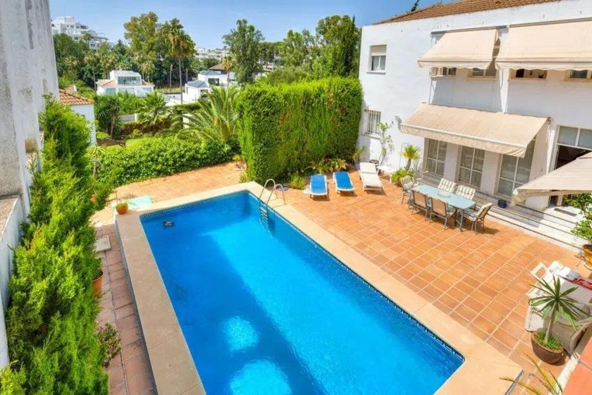 5 Bedroom Villa for Sale in Nueva Andalucía — 4