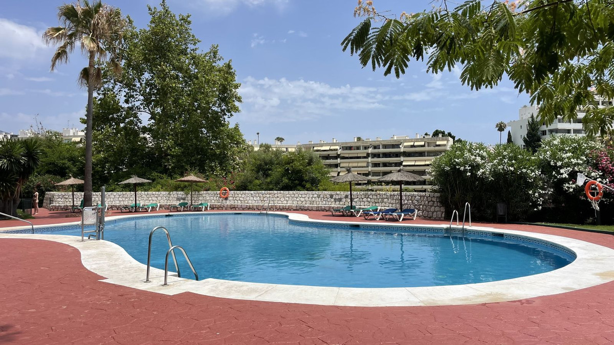 3 Bedroom Apartment for Sale in Guadalmina Alta — 2