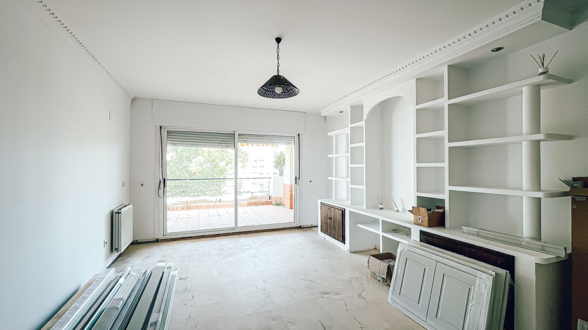3 Bedroom Apartment for Sale in Guadalmina Alta — view 12