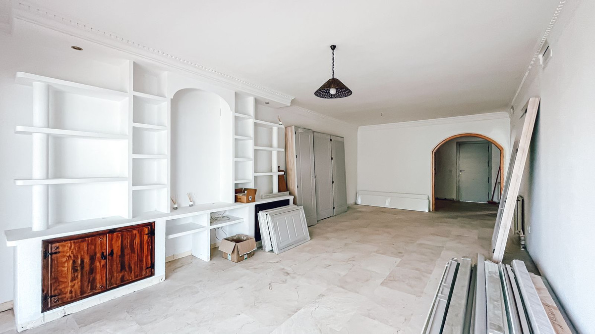 3 Bedroom Apartment for Sale in Guadalmina Alta — view 13