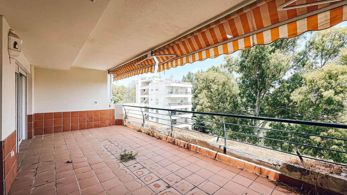3 Bedroom Apartment for Sale in Guadalmina Alta — view 14