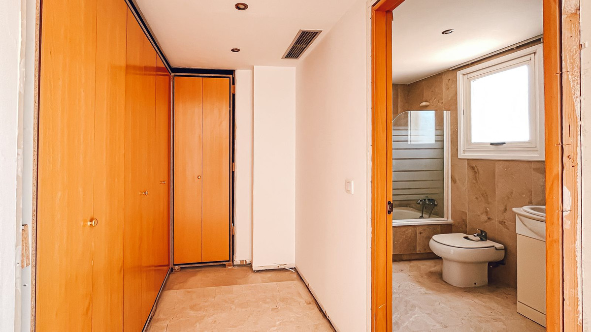 3 Bedroom Apartment for Sale in Guadalmina Alta — view 19