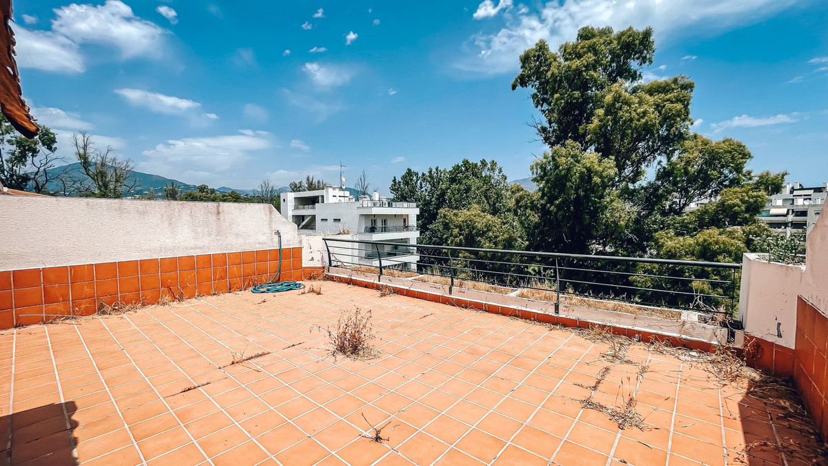 3 Bedroom Apartment for Sale in Guadalmina Alta — 4