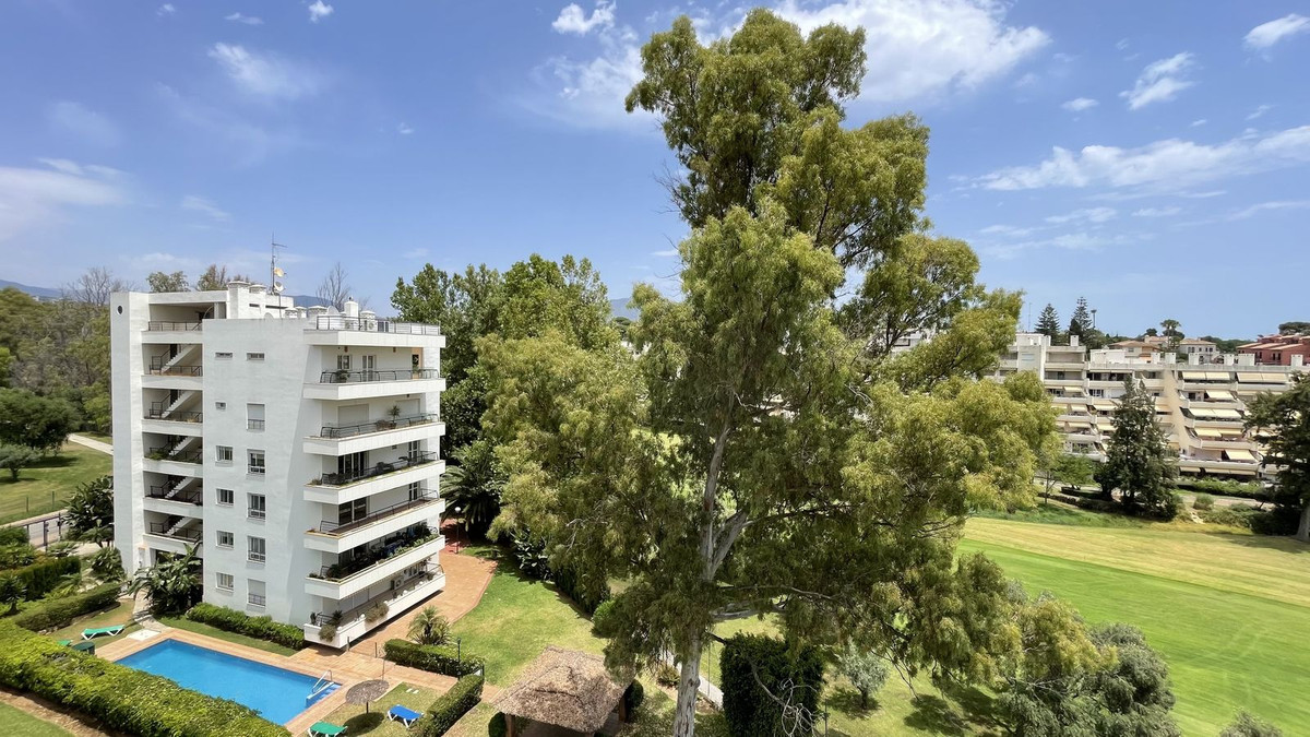 3 Bedroom Apartment for Sale in Guadalmina Alta — 6