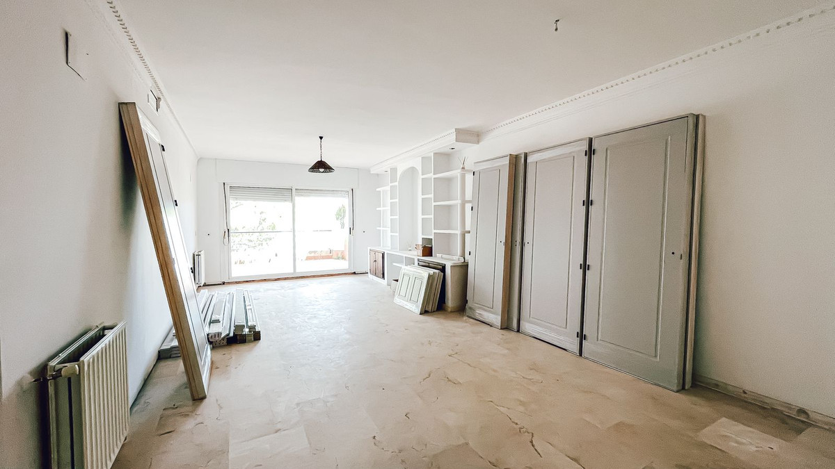 3 Bedroom Apartment for Sale in Guadalmina Alta — view 10