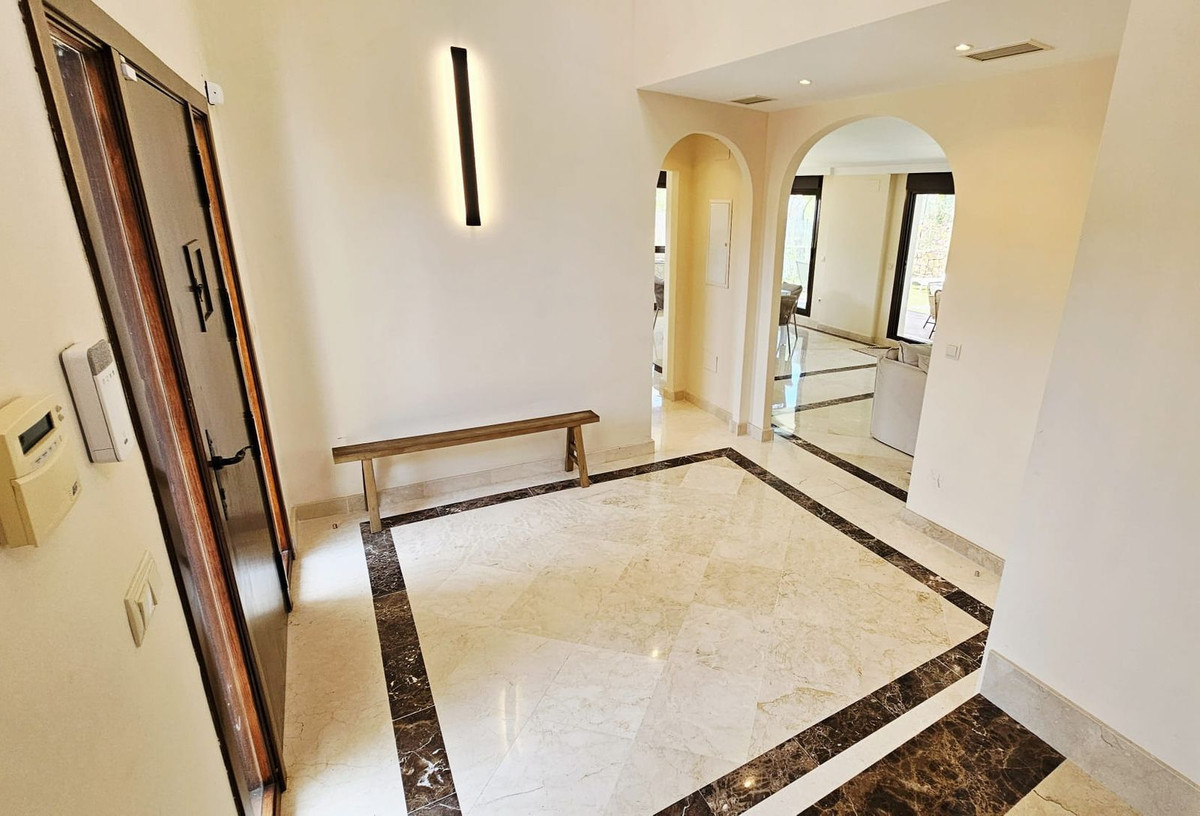3 Bedroom Villa for Sale in Estepona — 5