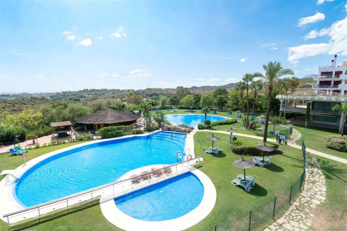3 Bedroom Apartment for Sale in Benahavís