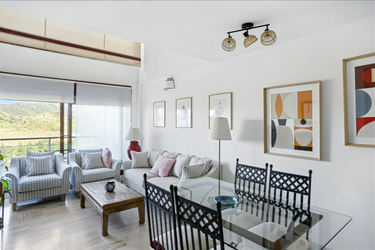 3 Bedroom Apartment for Sale in Benahavís — 3