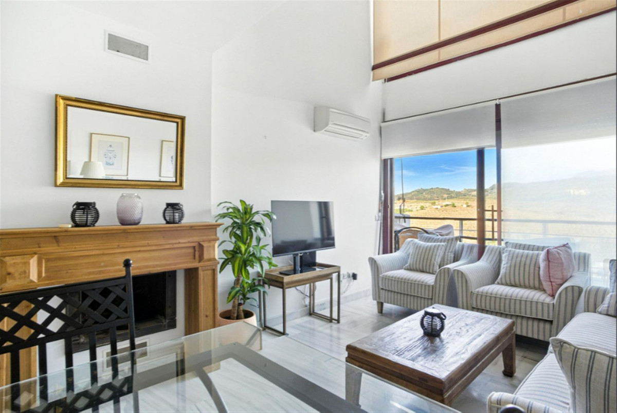 3 Bedroom Apartment for Sale in Benahavís — 5