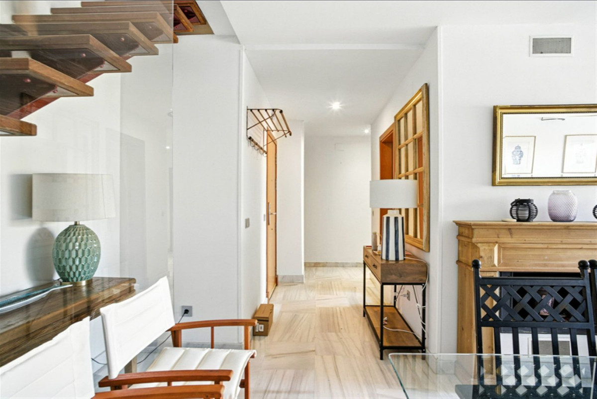 3 Bedroom Apartment for Sale in Benahavís — 6