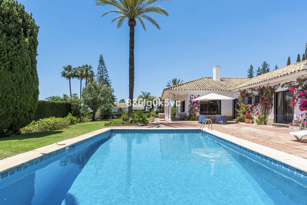 4 Bedroom Villa for Sale in Marbella — 7