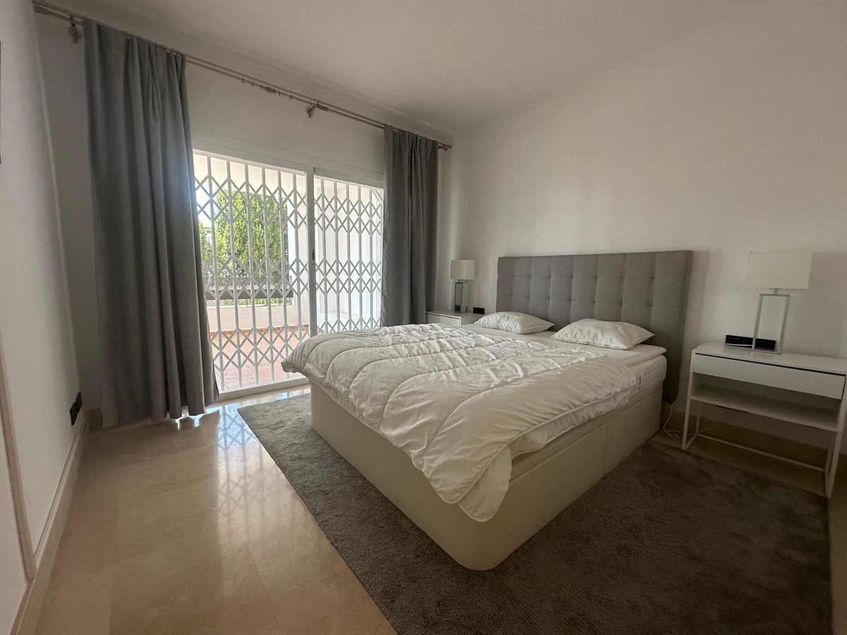 2 Bedroom Apartment for Sale in Nueva Andalucía — 4
