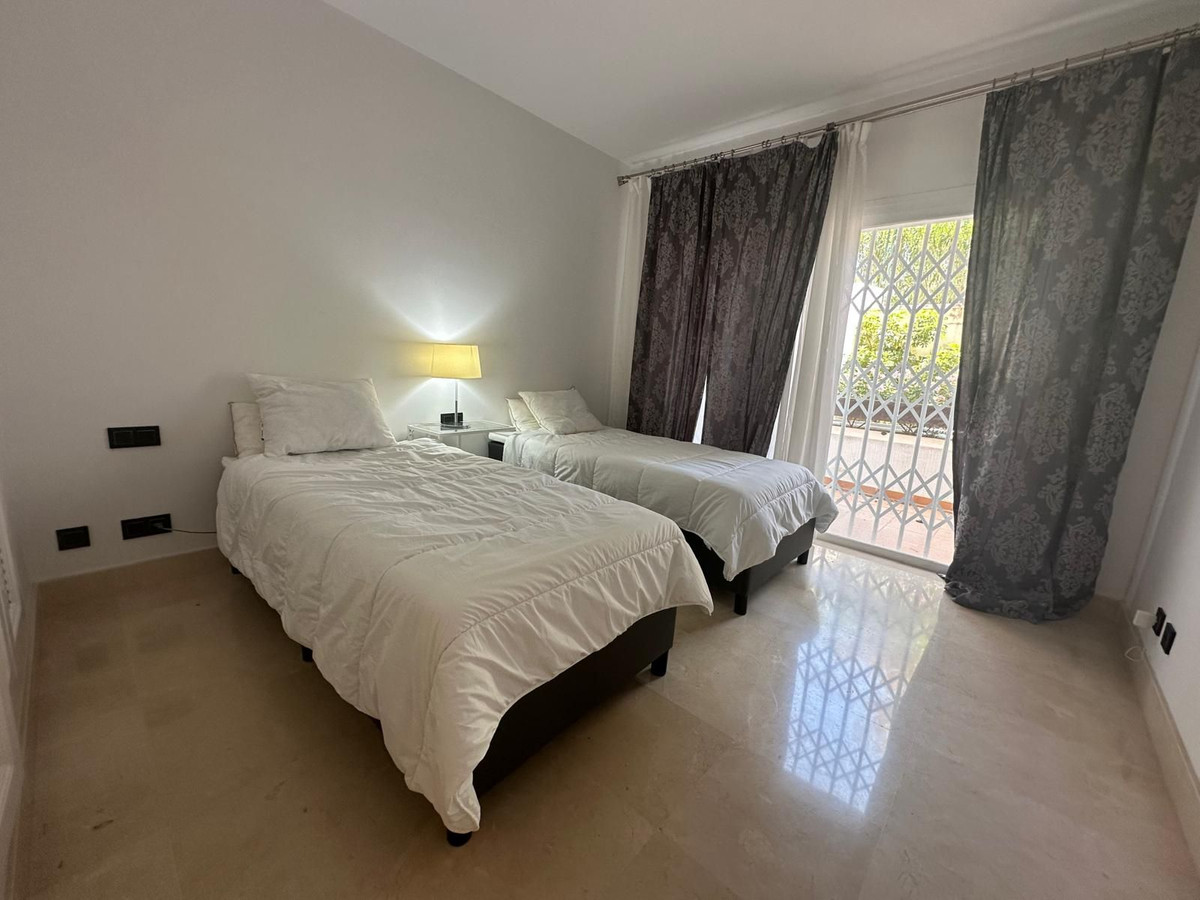 2 Bedroom Apartment for Sale in Nueva Andalucía — 5