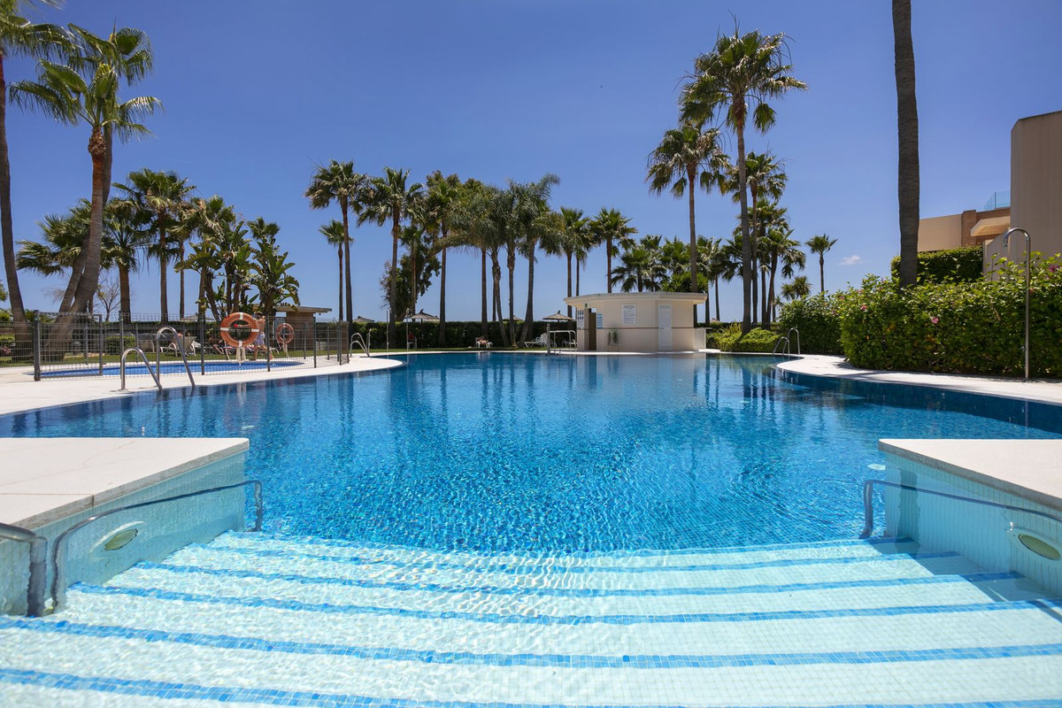 3 Bedroom Apartment for Sale in Estepona — 4