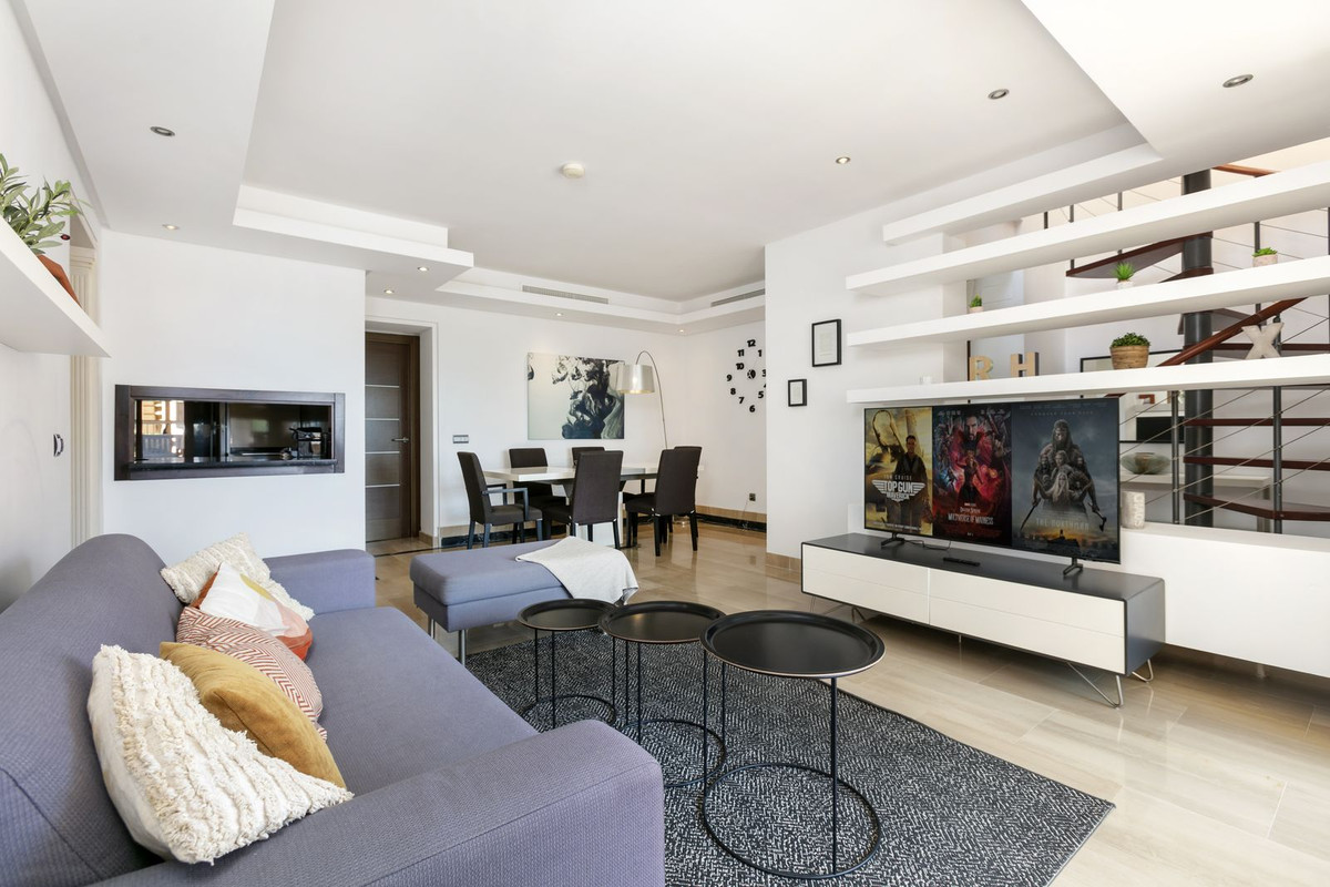 3 Bedroom Apartment for Sale in Estepona — 7