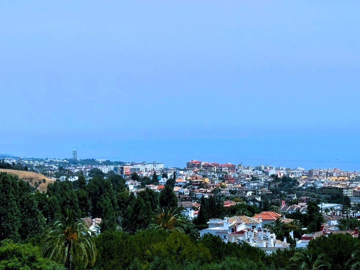 6 Bedroom Villa for Sale in Marbella
