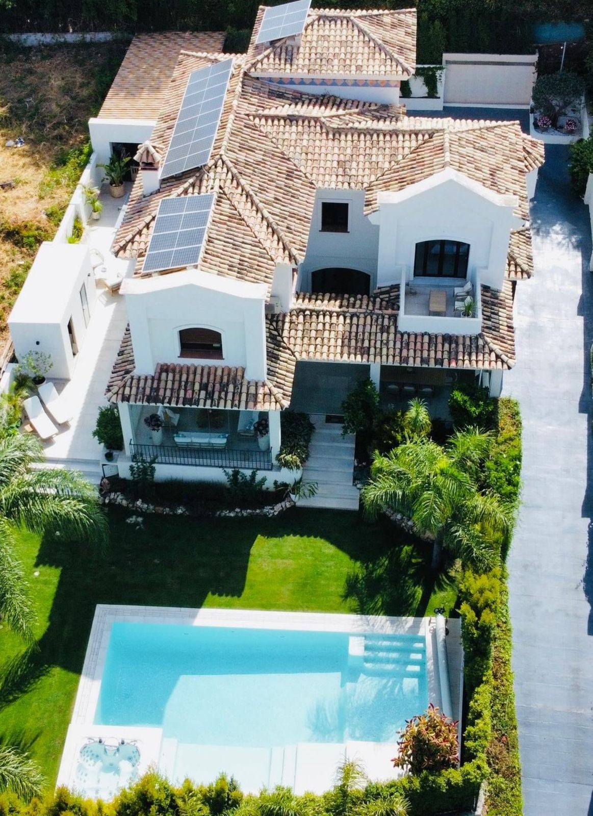 6 Bedroom Villa for Sale in Marbella — 3