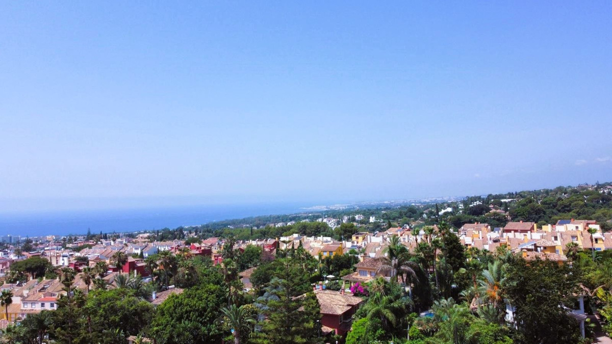 6 Bedroom Villa for Sale in Marbella — 4