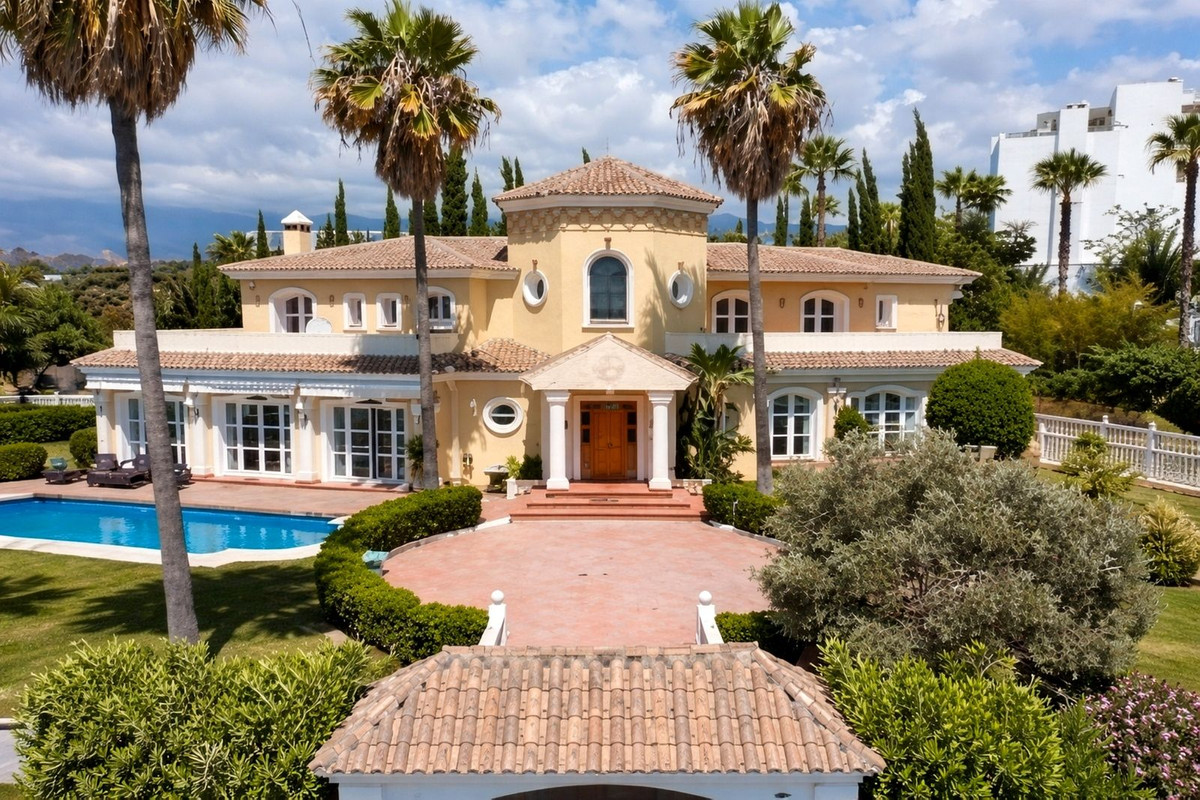 5 Bedroom Villa for Sale in Selwo