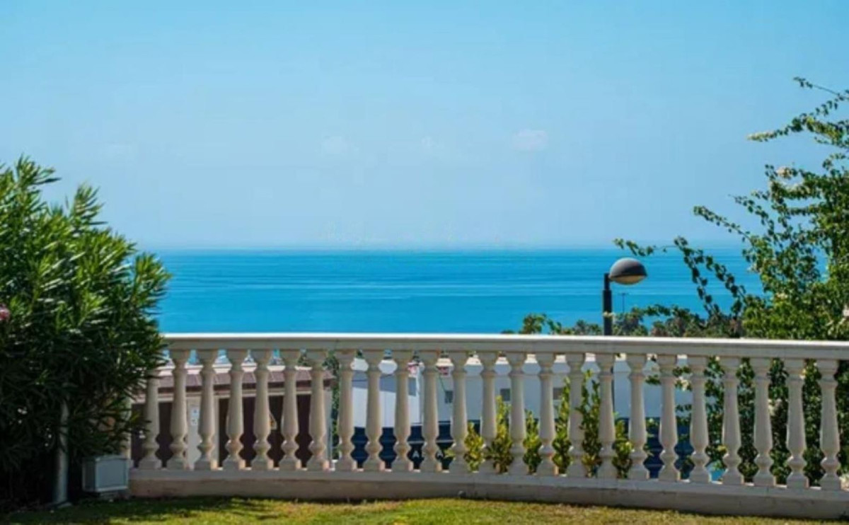 5 Bedroom Villa for Sale in Selwo — 2