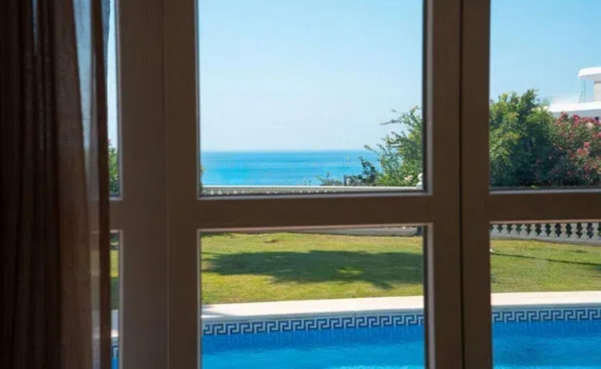 5 Bedroom Villa for Sale in Selwo — 3