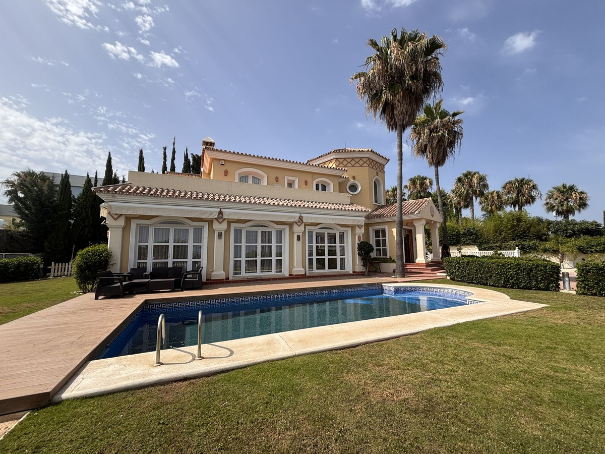 5 Bedroom Villa for Sale in Selwo — 7