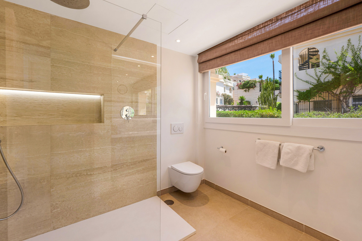 3 Bedroom Villa for Sale in La Quinta — view 20