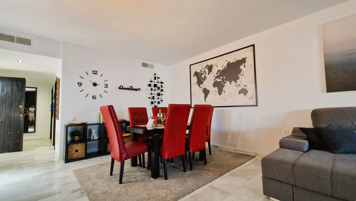 2 Bedroom Apartment for Sale in Puerto Banús — 6