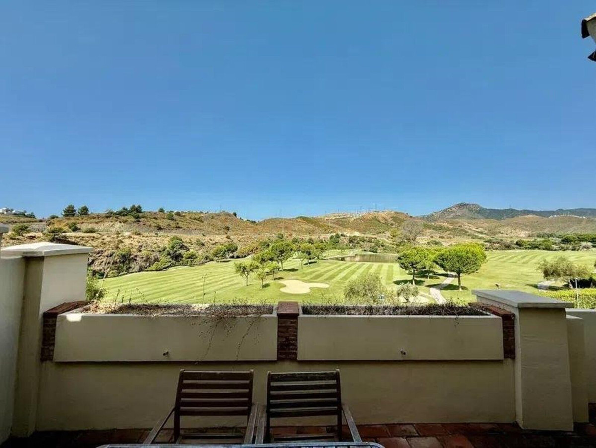 3 Bedroom Apartment for Sale in Benahavís — 6