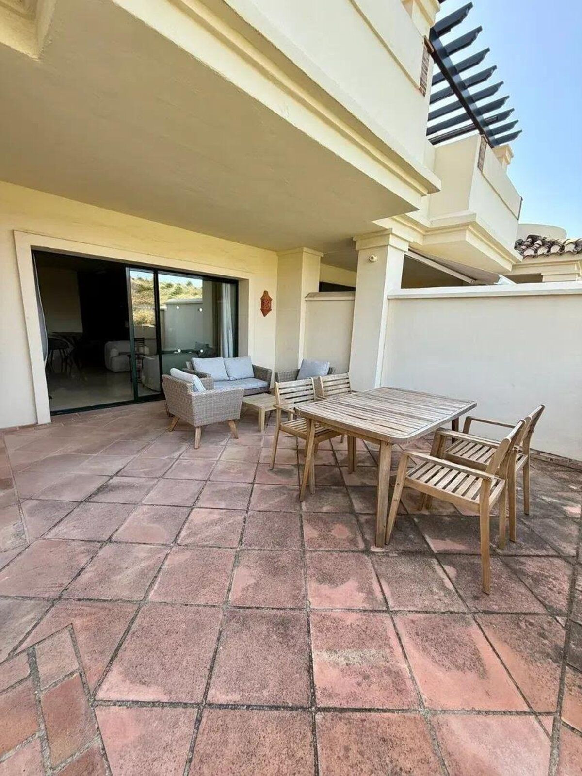 3 Bedroom Apartment for Sale in Benahavís — 8