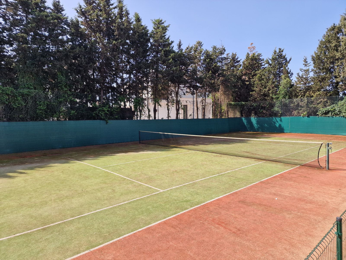 5 Bedroom Villa for Sale in Guadalmina Baja — 7