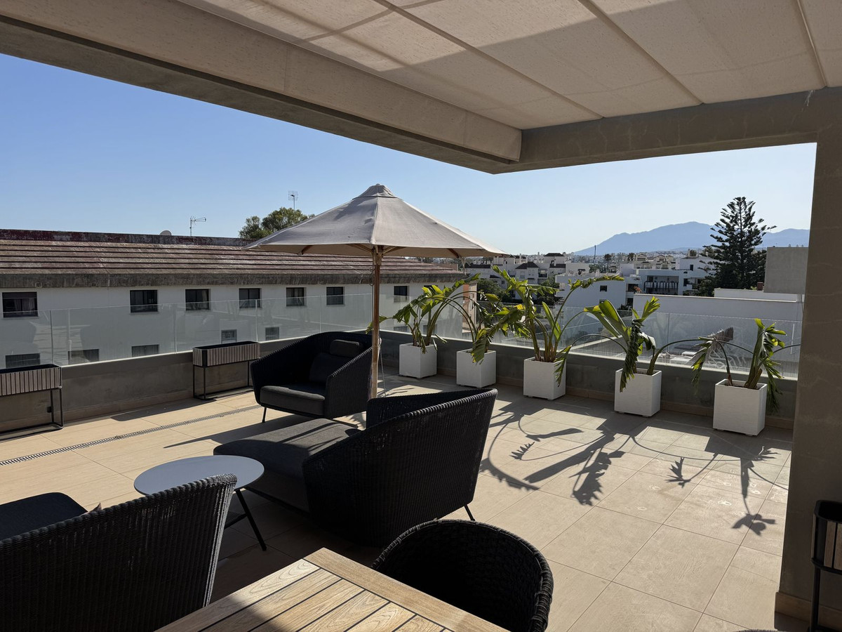 3 Bedroom Apartment for Sale in Nueva Andalucía — 2