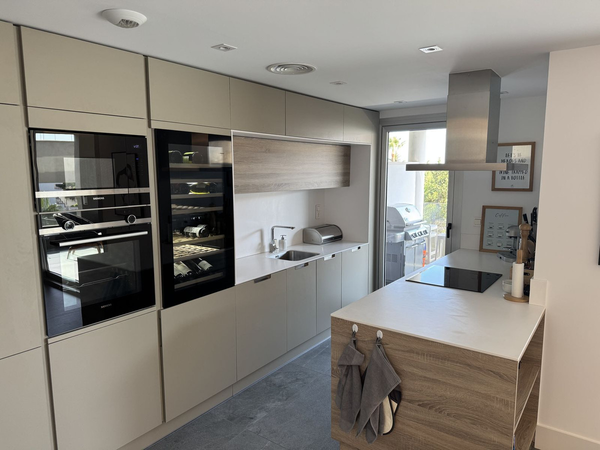 3 Bedroom Apartment for Sale in Nueva Andalucía — 6