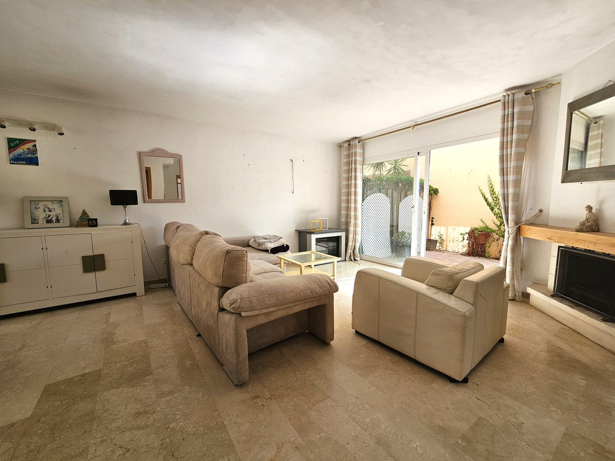 4 Bedroom Villa for Sale in Nueva Andalucía — 6