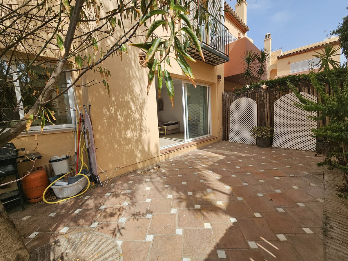 4 Bedroom Villa for Sale in Nueva Andalucía — 8