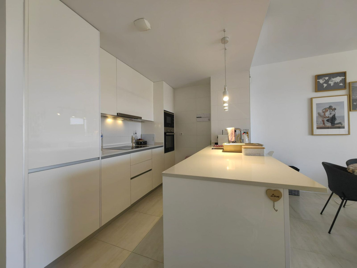 3 Bedroom Apartment for Sale in Estepona — 7