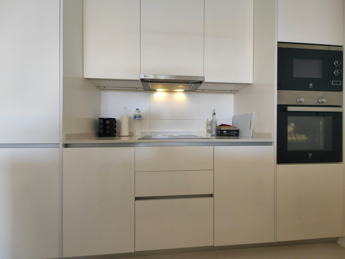 3 Bedroom Apartment for Sale in Estepona — 8