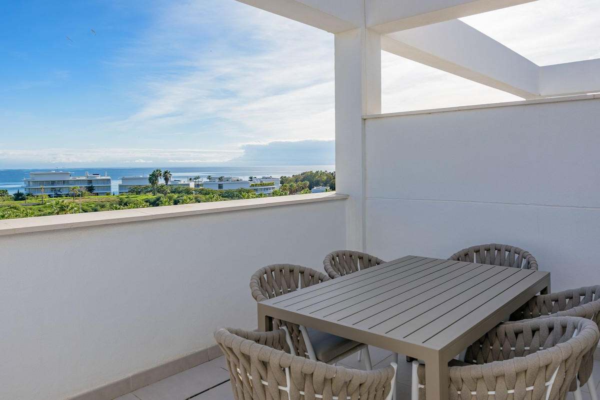 3 Bedroom Apartment for Sale in Estepona — view 12