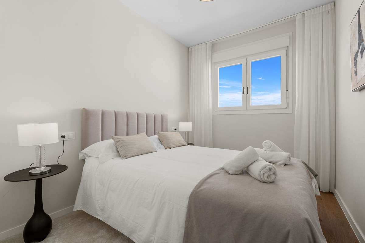 3 Bedroom Apartment for Sale in Estepona — view 19