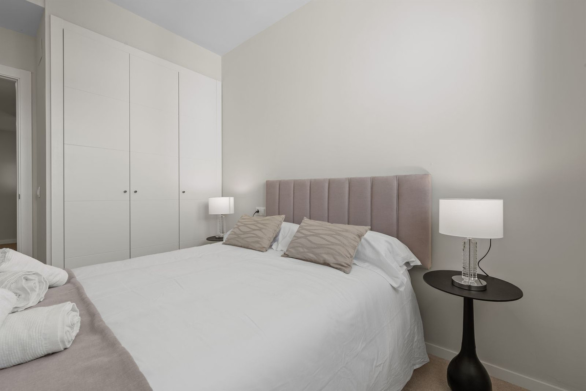 3 Bedroom Apartment for Sale in Estepona — view 20