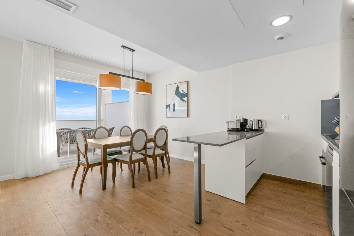 3 Bedroom Apartment for Sale in Estepona — 3